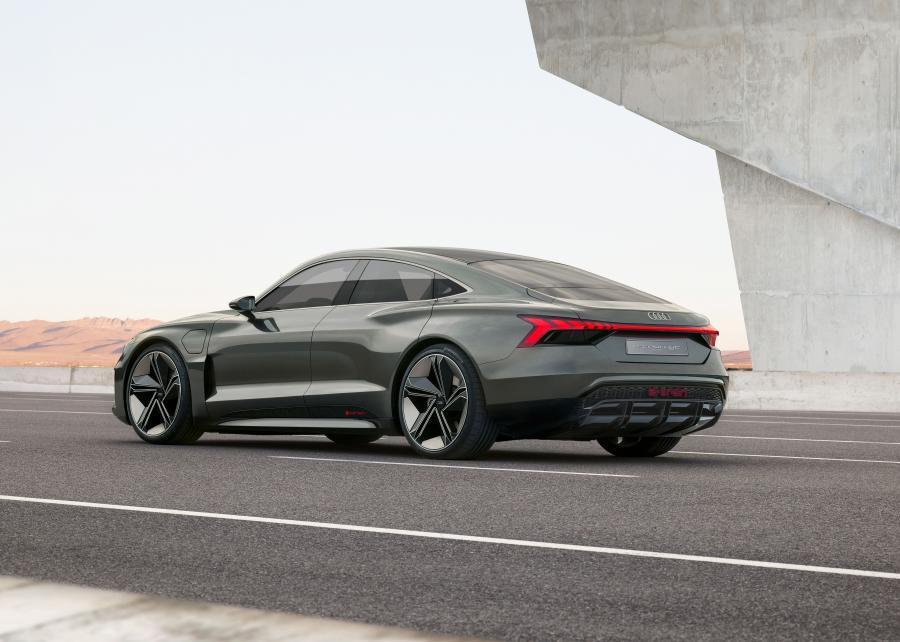  Audi e-tron GT Concept 2018 года  (фото 12 из 69)